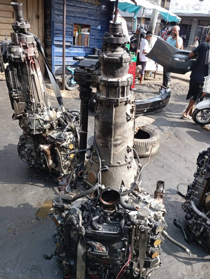 Mercedes Benz engine and gear replacement work preview